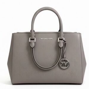 Michael Kors Selma Saffiano Satchel
Pristine | Pearl Grey |  w/ Care Card